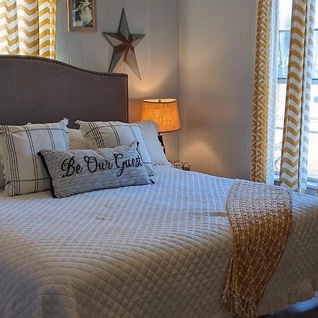 Pecan St. Parlor Haus Downtown Bandera, Tx Ngoại thất bức ảnh