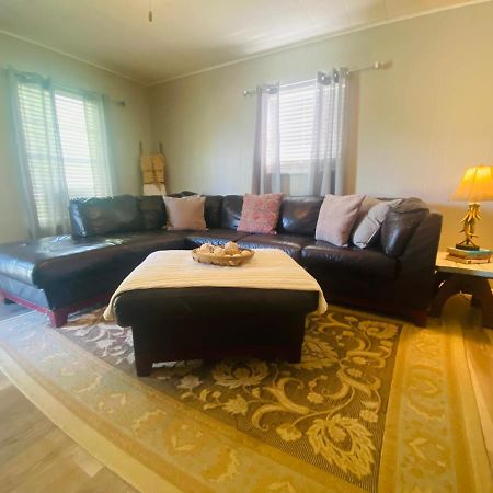 Pecan St. Parlor Haus Downtown Bandera, Tx Ngoại thất bức ảnh